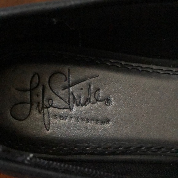 Womens size 8.5 M Life Stride Soft System Karma black loafers - Picture 2 of 9